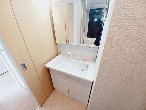 洗面所(同型反転タイプです。)