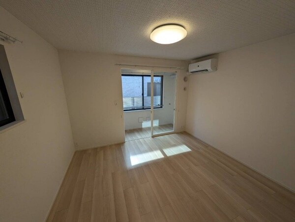 居室・リビング(同型部屋写真です。)