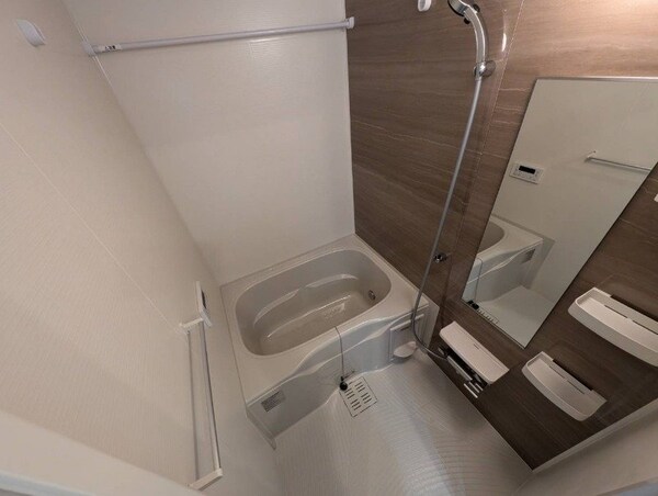 バス／シャワールーム等(同型部屋写真です。)