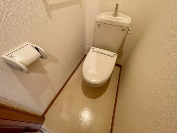 トイレ(同タイプのお部屋の参考写真です。)