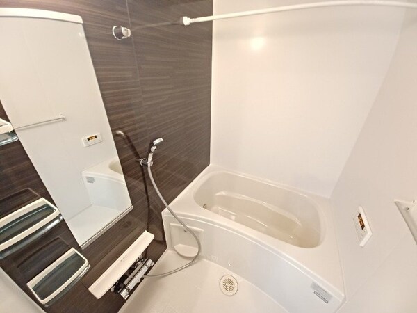 バス／シャワールーム等(同物件別部屋写真)