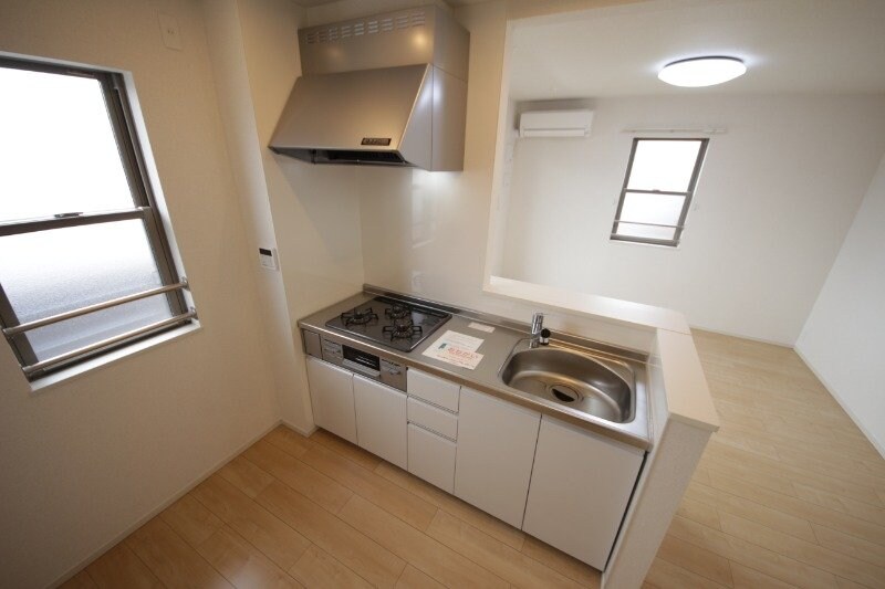 物件内観写真8　(同タイプの部屋写真です)