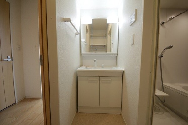 洗面所(同タイプの部屋写真です)