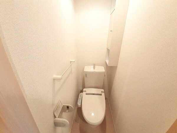 トイレ(同型参考写真)