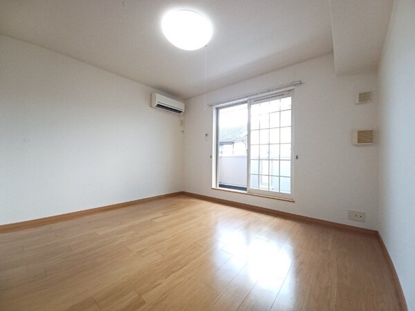 居室・リビング(同型参考写真)