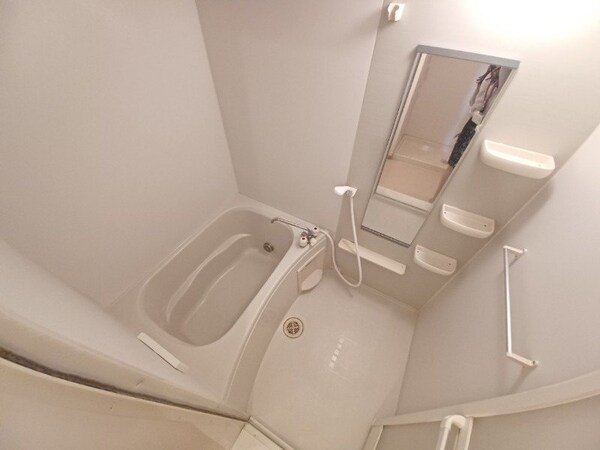 バス／シャワールーム等(同型参考写真)