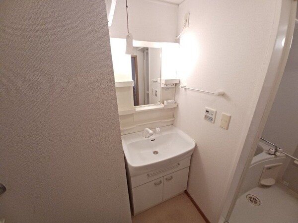 洗面所(同型参考写真)