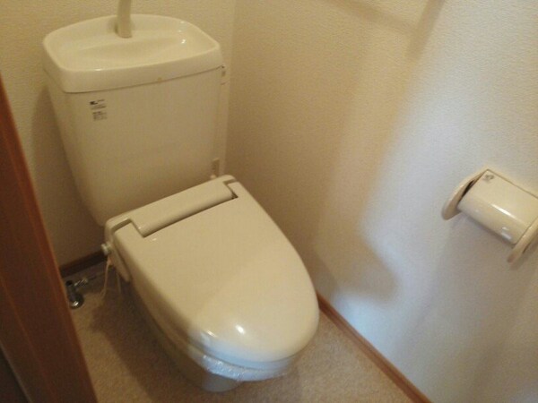 トイレ(同型参考写真)