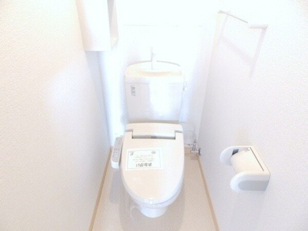 トイレ(同型タイプのお写真です。)