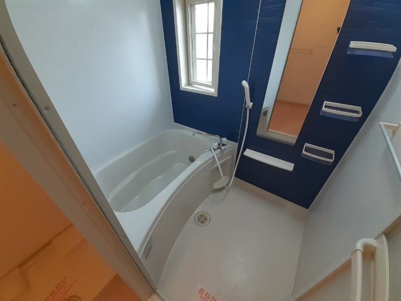 物件内観写真8　(同物件別室反転タイプ画像)