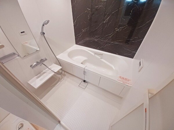 バス／シャワールーム等(同型参考写真)