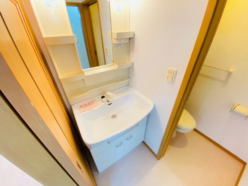 物件内観写真9　(同物件別室反転タイプ画像)