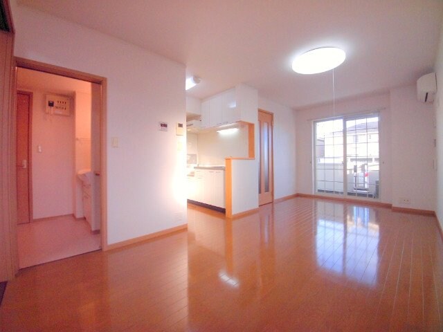 物件内観写真6　(居室・リビング)