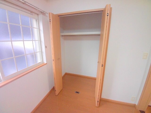 物件内観写真12　(収納)