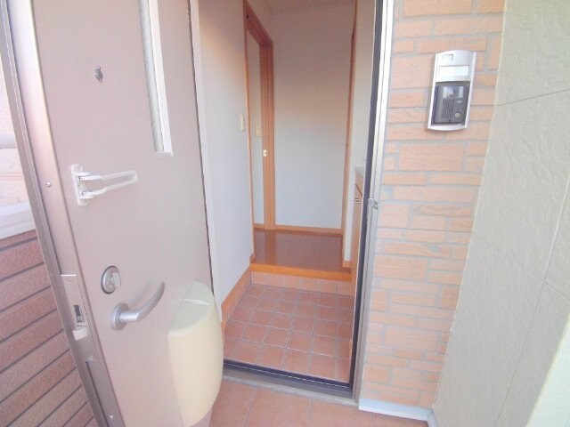 物件内観写真14　(玄関)