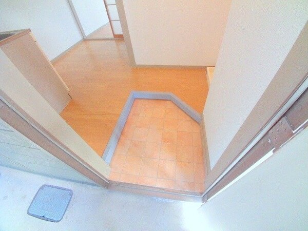 玄関(同タイプ部屋写真です。)