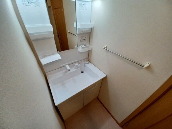 洗面所(同物件別部屋参考写真です。)