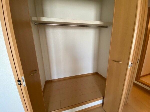 収納(同型参考写真)