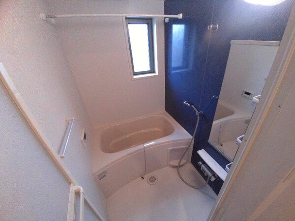 バス／シャワールーム等(同型部屋写真です。)
