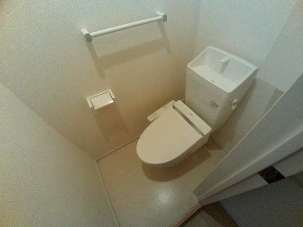 トイレ(同型部屋写真です。)