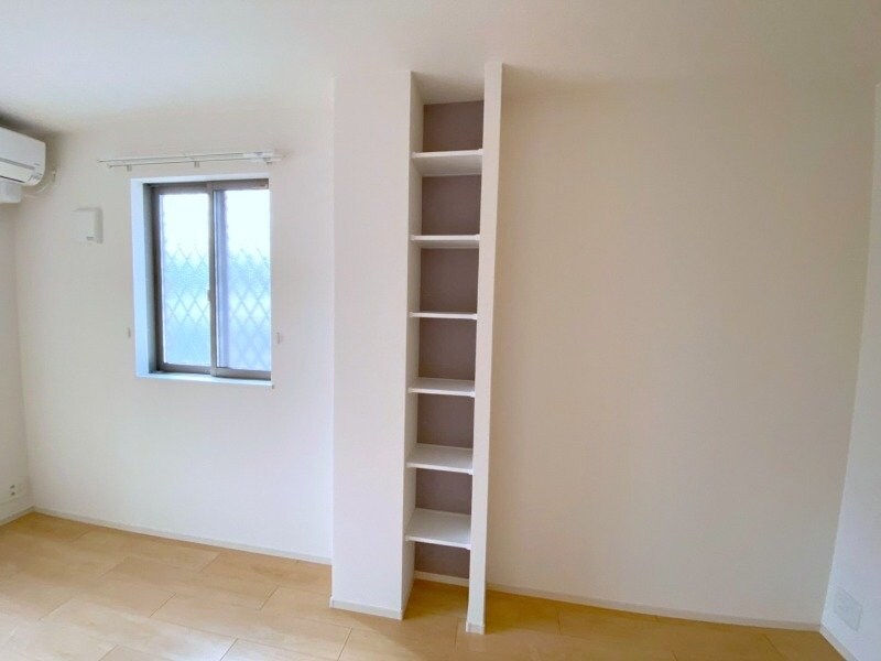 物件内観写真7　(同型、反転タイプの部屋写真)