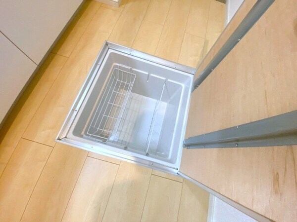 収納(同型、反転タイプの部屋写真です)