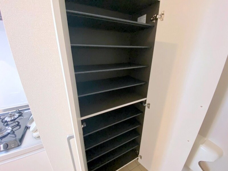 物件内観写真16　(同型、反転タイプの部屋写真)