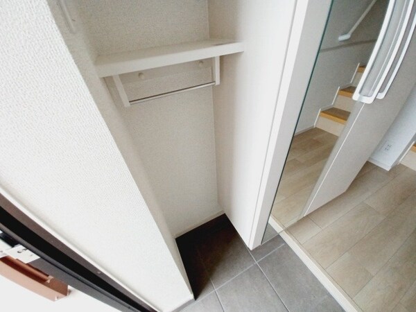 玄関(同型参考写真)