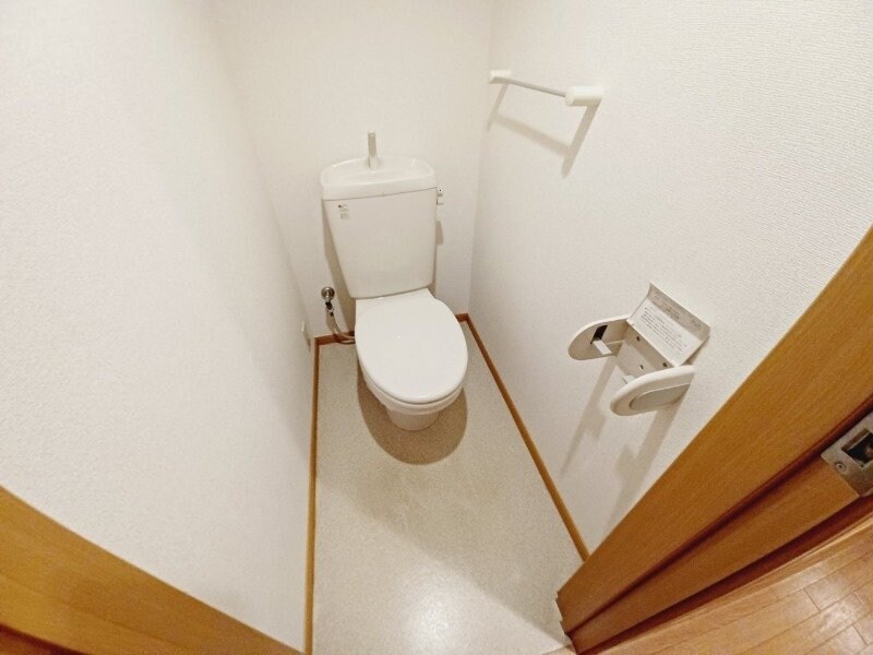 物件内観写真10　(ウォシュレット付きになります)