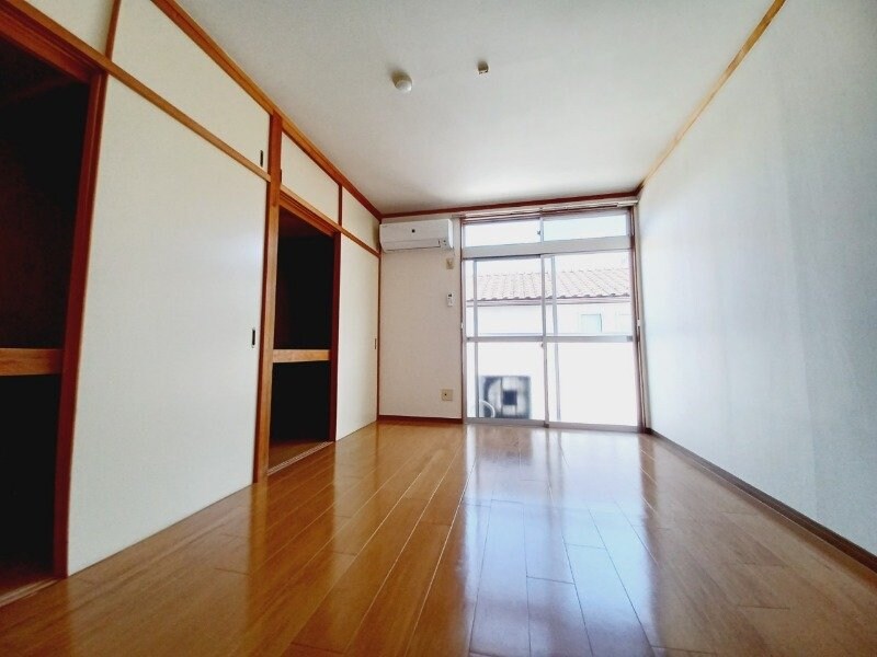 物件内観写真10　(別部屋反転参考写真です。)