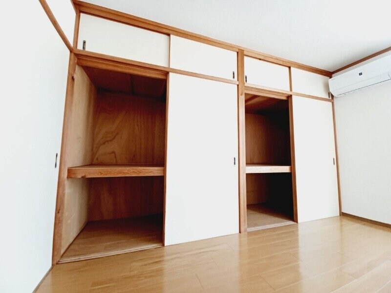 物件内観写真11　(別部屋反転参考写真です。)