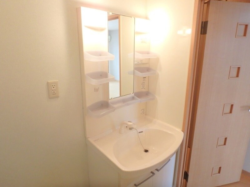 物件内観写真9　(同物件別室の画像です)