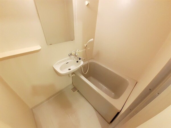 バス／シャワールーム等(同型タイプ参考写真)