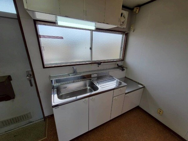 キッチン(同物件別室画像)