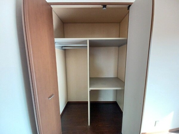 収納(同物件別室写真)