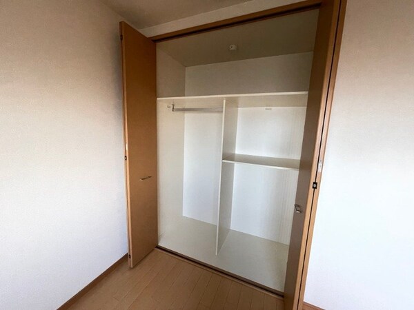 収納(同型参考写真)