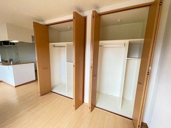 収納(同型参考写真)