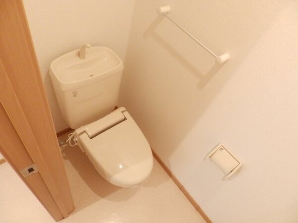 トイレ(同物件別室の画像です)