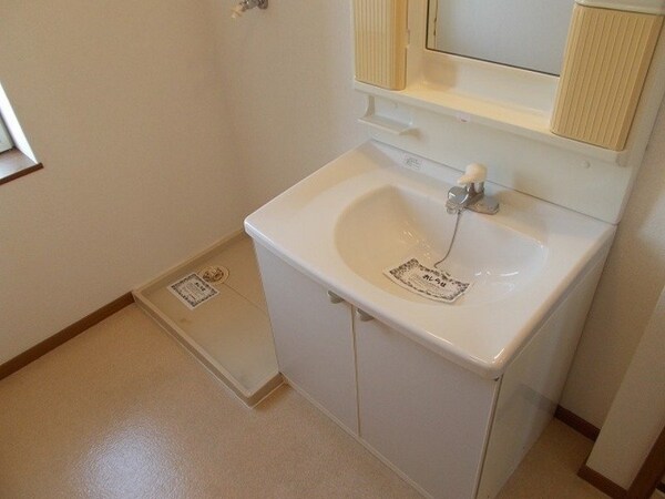 洗面所(同物件別部屋写真)