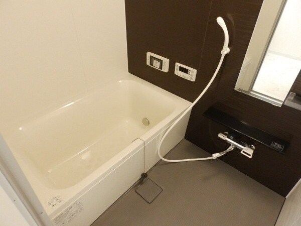 バス／シャワールーム等(別部屋の写真です)