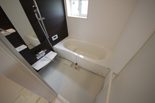 バス／シャワールーム等(同型参考写真)