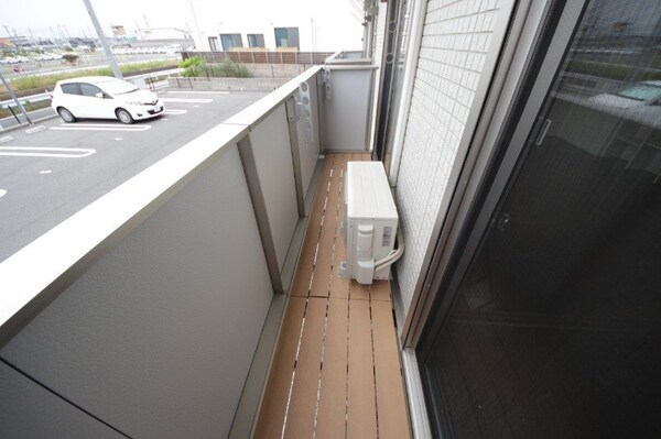 バルコニー(同型参考写真)