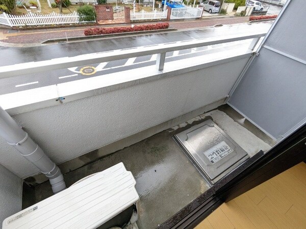 バルコニー(同物件別室写真)