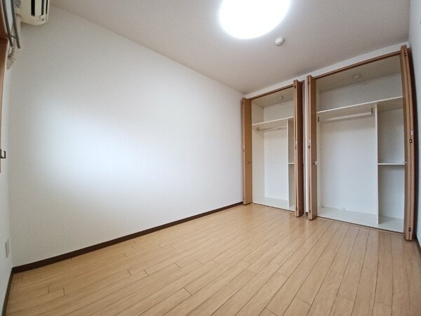 収納(同物件別部屋参考写真です。)