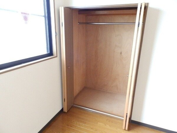 収納(同物件別室写真)