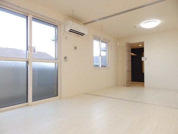 居室・リビング(同タイプの部屋写真です)