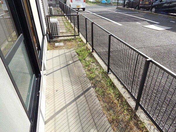 バルコニー(同物件別室写真)