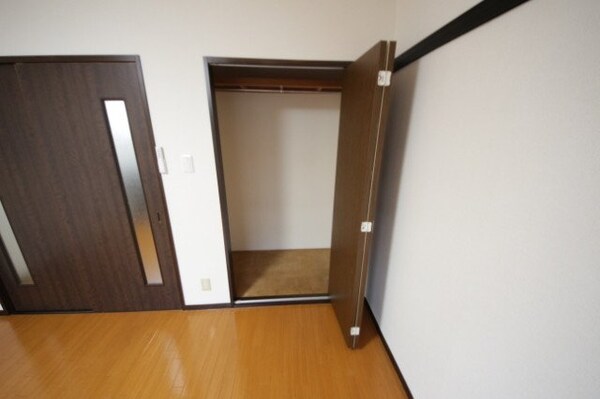 収納(同物件別室写真)
