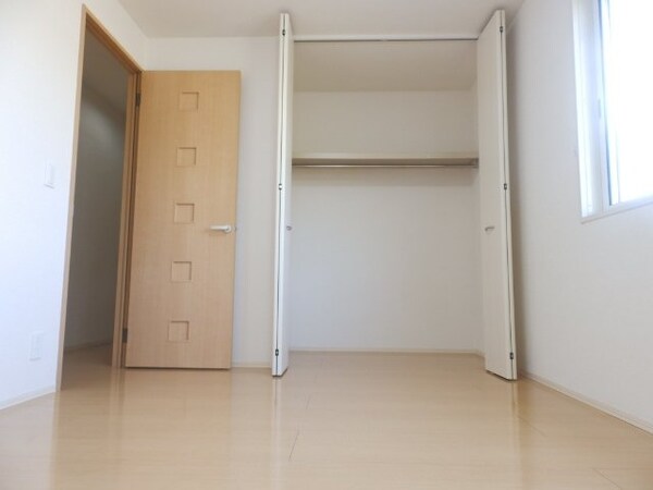 収納(同物件別室の画像です)
