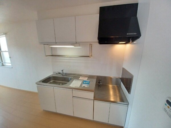 キッチン(同型参考写真)